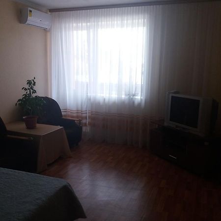 Togliatti Apartment On Lenina 76 מראה חיצוני תמונה